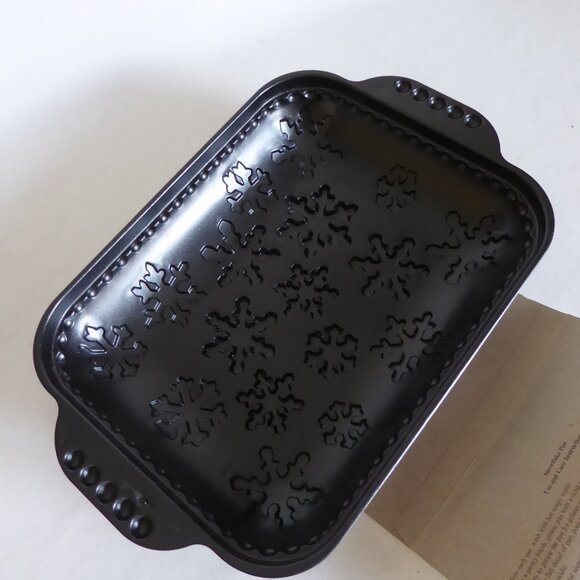 NEW NORDIC WARE WILLAM SONOMA HOLIDAY WINTER SNOWFLAKE CAKE BAKEWARE PAN - Picture 7 of 8